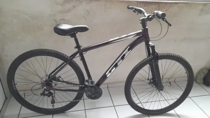 Bicicleta GTI aro 29, ela tem macha ela esta nova nuca foi usada R$ 800 reais
