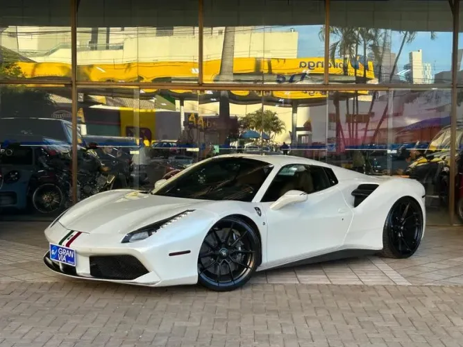 Ferrari 488 Spider 3.9 V8 670cv 2017