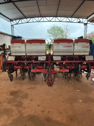 Plantadeira Plantio direto 3060PD 8 linhas