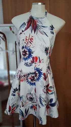 VESTIDO CURTO FLORAL ZARA