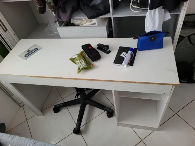 Mesa de estudo/ escrivaninha - para doação 