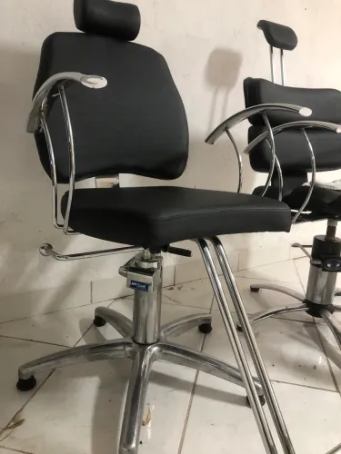Cadeira reclinável para Barbearia, maquiagem, design de sobrancelha e cabelo