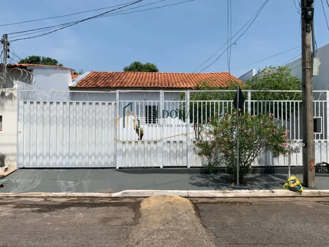 Vende-se Excelente Casa no Condomínio Antártica! 2 quartos sendo 1 suíte!