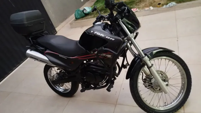 Moto Falcon NX4 400 muito nova e conservada. Toda revisada recentemente.