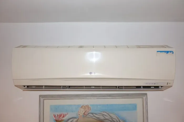 Ar Condicionado LG Smile 9.000 BTU