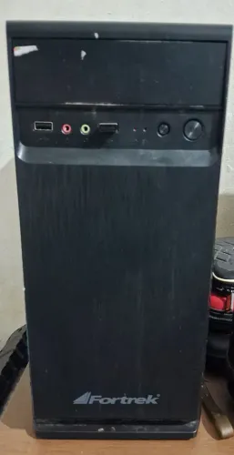 Vendo CPU  Intel Pentium / 8GB RAM / SSD 240GB / Placa de Vídeo