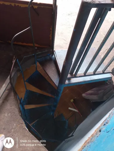Escada caracol de ferro