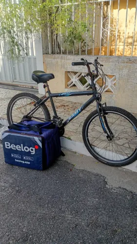 Entregador de bike 