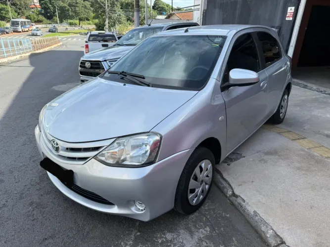 Toyota Etios XS 1.5 Flex 16V 5P Mec. 2014