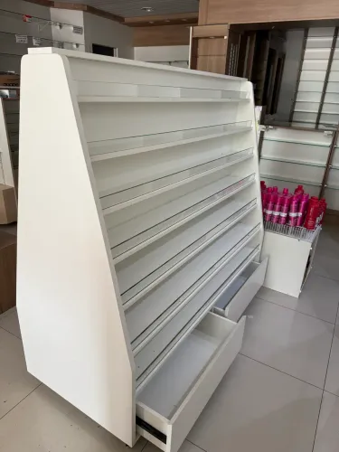 gôndola expositor para maquiagem 