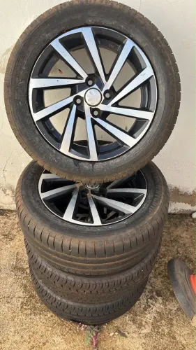 Vende-se rodas liga leve aro 15 com pneus
