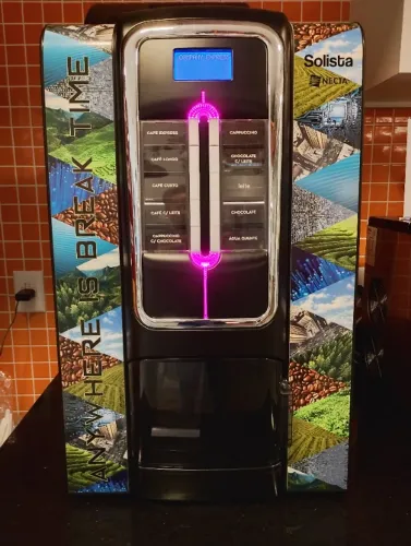 Máquina de café expresso multibebidas Necta Solista