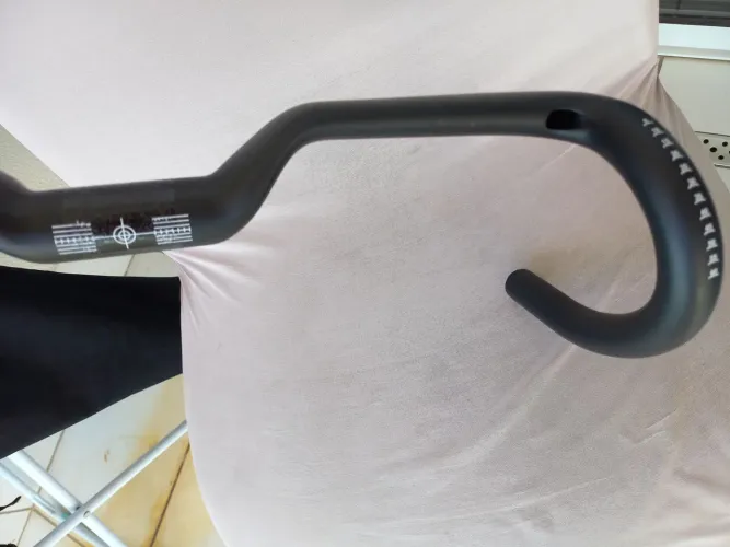 Guidão carbono para Speed ou Gravel.