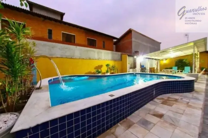 Casa Alto Padrão com Piscina, 365m², 4 suites, 6 Vagas, Vila Galvão