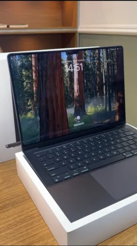 MacBook Pro M3 PRO