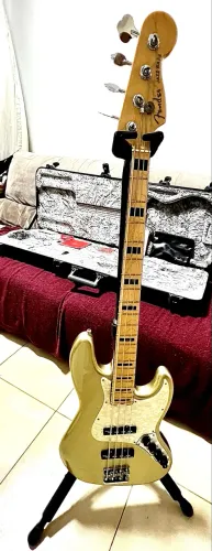 Baixo Fender American Elite 4C