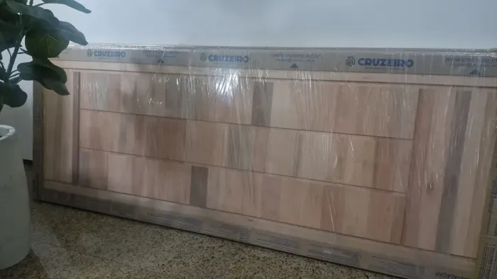 Folha de Porta Nova em Madeira Maciça