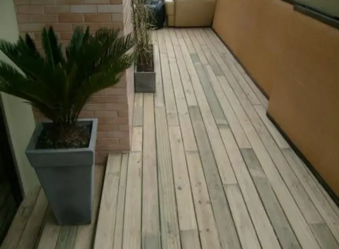 Deck ,piscina , área de churrasco ,