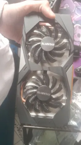Vendo rx5600 XT 6gb funcionando normalmente