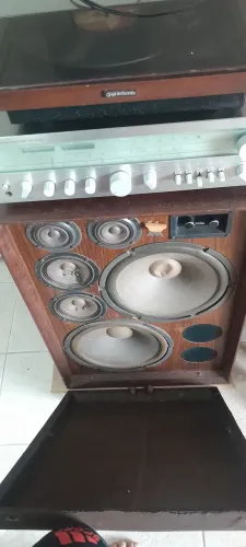Som completocom 4 caixas de som dos anos 80 otimo estado conservacao.