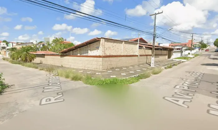 Excelente Residência Capim Macio c/ 1350m² de terreno e 450m² área construída-JS