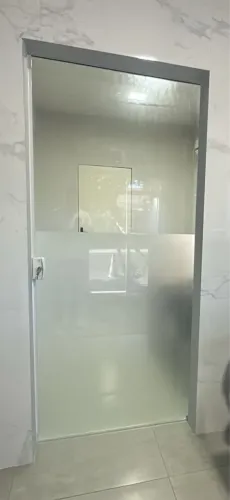 Porta de Vidro 6 meses de uso