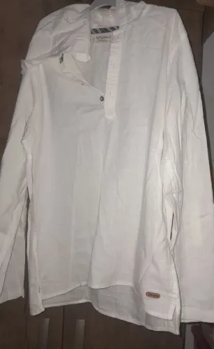 Camisa longa com capus tamanho 14