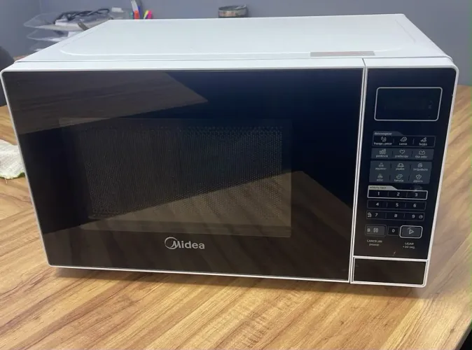 Microondas Midea 20 litros 220v semi novo