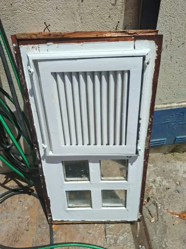 Janela Basculante Madeira