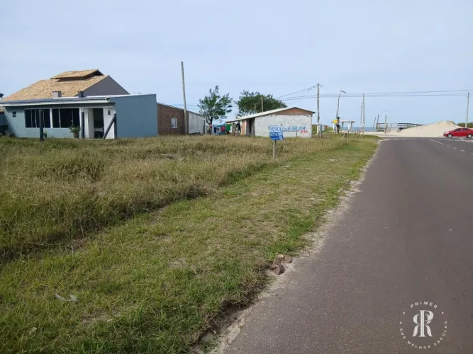 Terreno de esquina uma quadra do Mar Imbé Santa Terezinha RS.