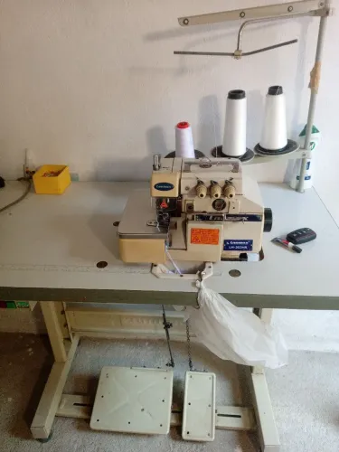 Vendo máquina overloque industrial