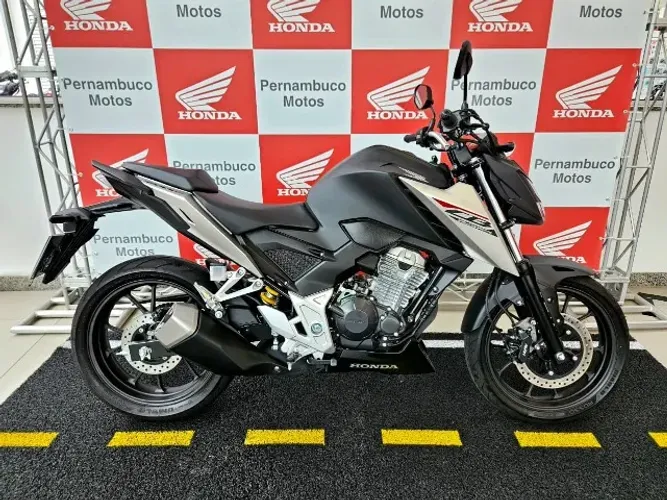 HONDA CB300F TWISTER CBS 2026 COM 285KM