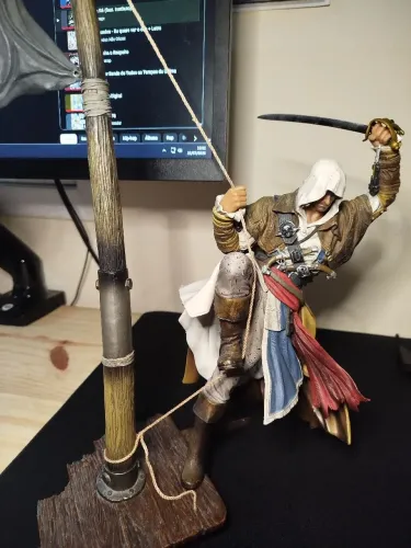 Estátua do Edward Kenway de Assassins Creed 4 Black Flag