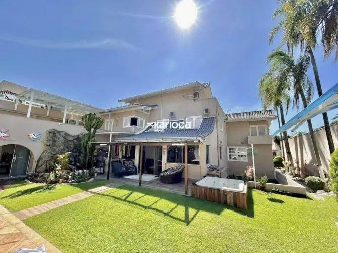 Casa de 720m2 com 7 quartos em um dos melhores lugares da Barra da Tijuca