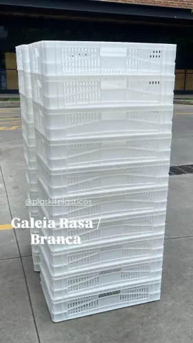 Caixa de plástico branca