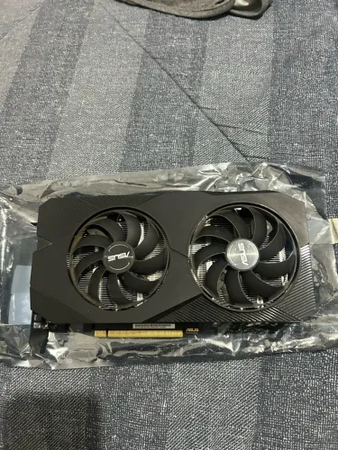 Placa de vídeo RYX 2060 . Leia o anúncio.