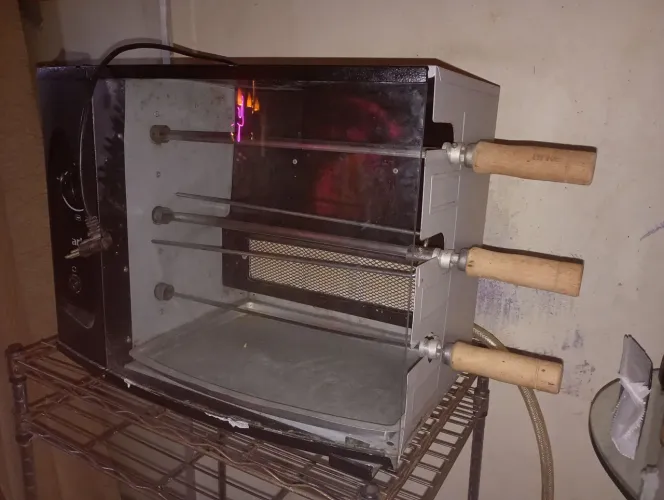 Vendo churrasqueira a gás arke