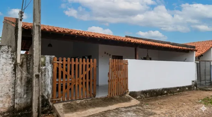 VENDE-SE CASA EM LUÍS CORREIA - PI