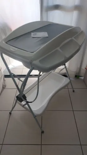 BANHEIRA /TROCADOR KIDDO SHOWER cinza e branco. Perfeito estado. (Aceito propostas justas)
