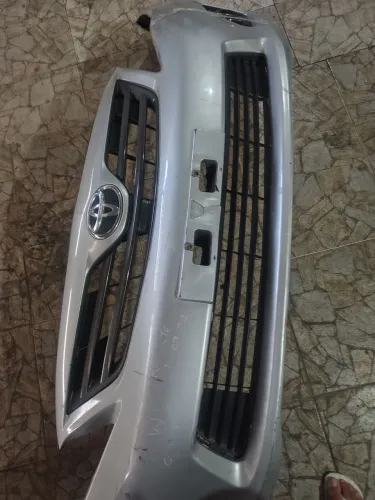 Para choque dianteiro do Toyota Corolla com as grades 2009 a 2012 original 
