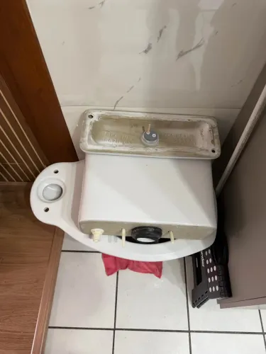 Vaso Sanitário com caixa Aclopado