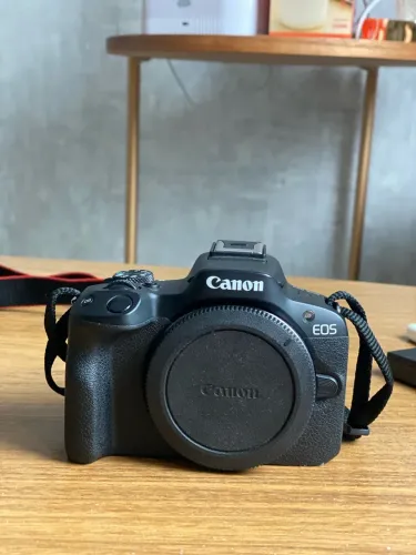Câmera Canon Eos R50 Mirrorles 18-45mm + 55-210mm