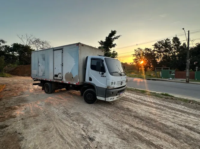 Caminhão Baú MB 1016 2016 3/4