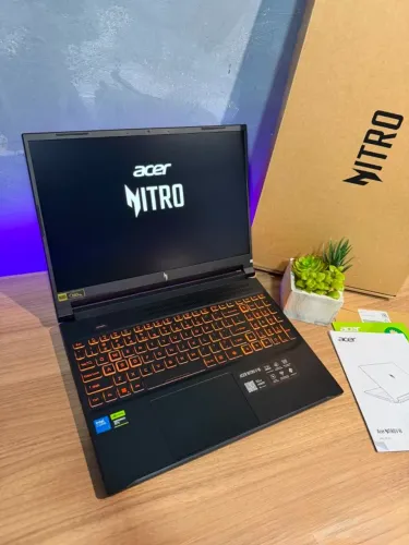 Notebook Gamer Acer Nitro V16 RTX 5070 180Hz NOVO!