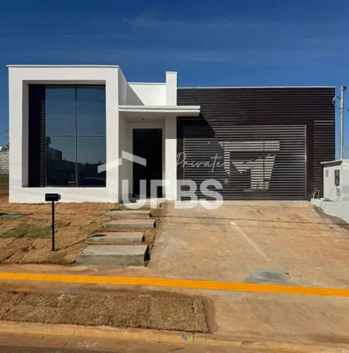 Casa Térrea à Venda no Jardins Parma | 3 Suítes | Piscina | Goiânia