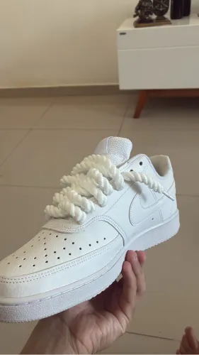 doa-se nike court vision