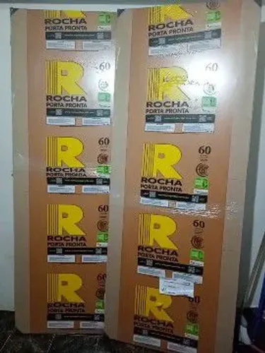 Porta de entrada - madeira de qualidade 