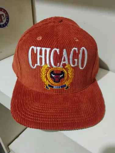 Boné Mitchell e ness Chicago Bulls.bone novo