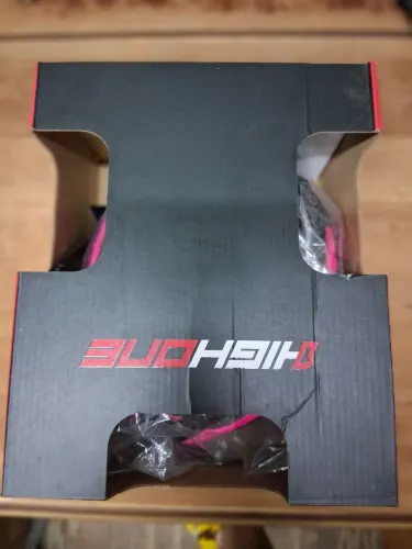 Capacete Para Ciclismo High One Win - Preto e Rosa (Com Viseira Removível e Sinalizador LD