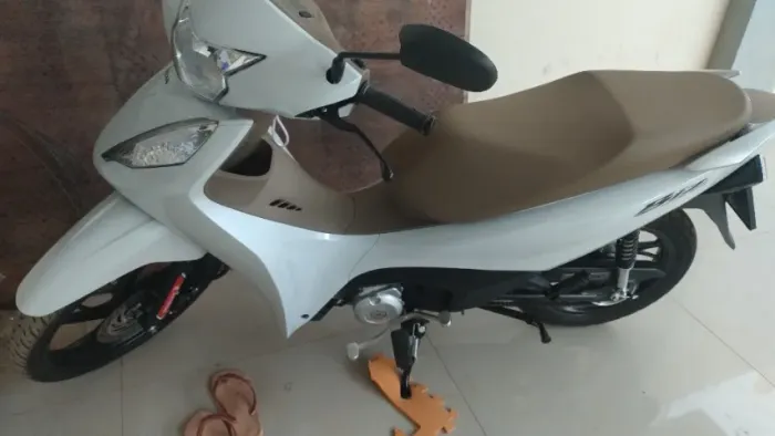 Vende Honda bis com apenas 1000 km rodados.